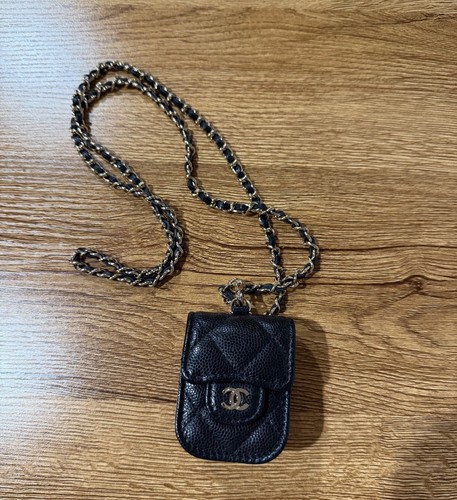 Chanel airpods case - airpods,