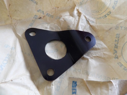 Honda 175 engine plate - cd,
