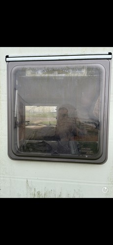 Avondale caravan bunk - avondale, window/