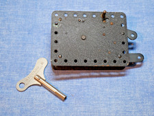 VINTAGE MECCANO - REVERSING CLOCKWORK MOTOR WITH KEY - BLACK