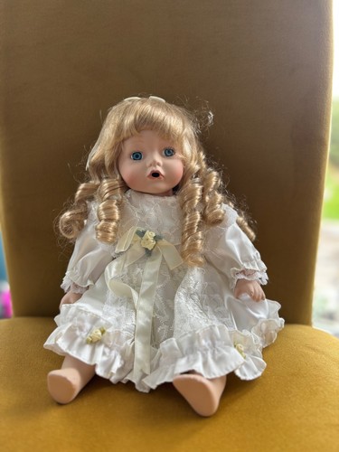 Vintage porcelain little girl - vintage,