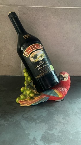Scarlet macaw parrot wine - macaw,