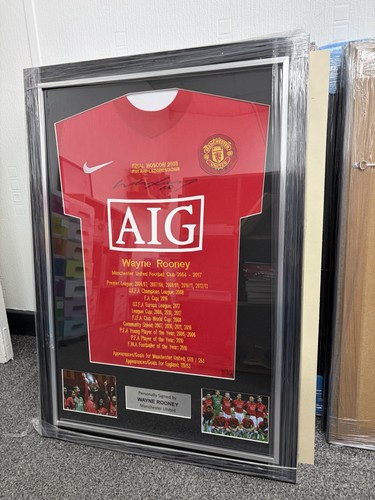 Wayne rooney signed framed - wayne,