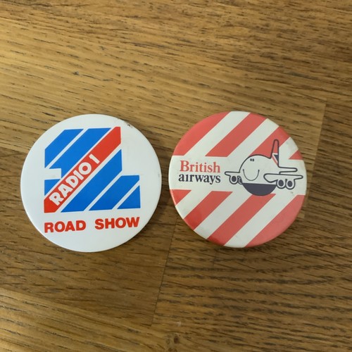 Vintage pin badges radio - vintage,