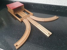 BRIO 33366 Large Wooden 3-Engine Shed sliding transfer table