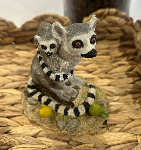 Enesco ring tailed - enesco, lemur