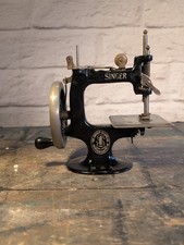 Singer Vintage Child's Sewing