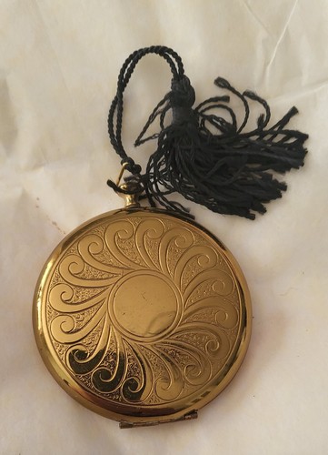Vintage gold tone hanging - gold,
