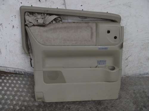 Nissan elgrand left - left, passenger
