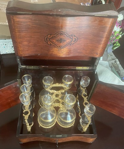 Tantalus cabinet with gold - tantalus,