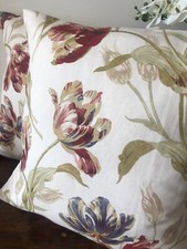 ONE HANDMADE CUSHION IN LAURA