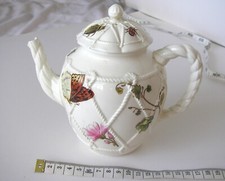 WEDGWOOD MAJOLICA  very rare ROPE TRELLIS WITH INSECTS  TEAPOT Mortlock 1860s