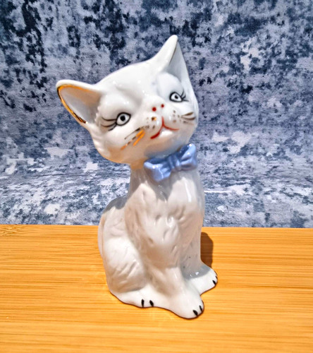 Vintage white ceramic cat - vintage,