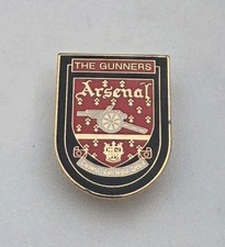 RARE ARSENAL PIN BADGE