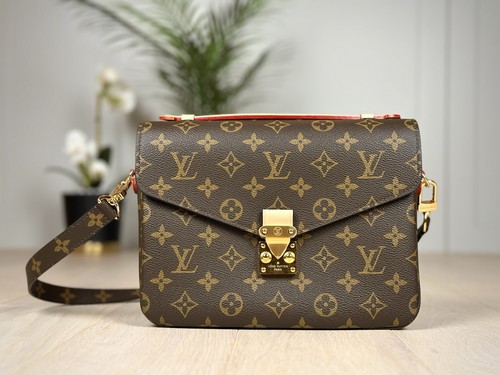 Authentic louis vuitton - louis,