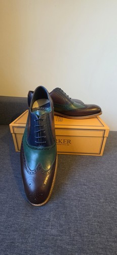 Barkervaliant hand painted - hand,
