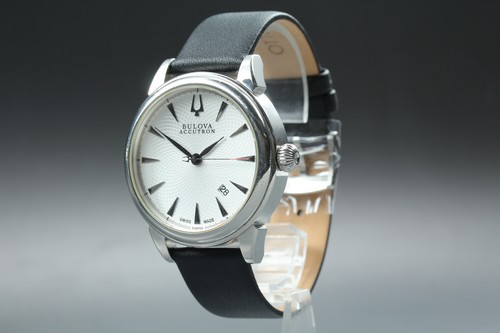 Near mint bulova accutron - [near,
