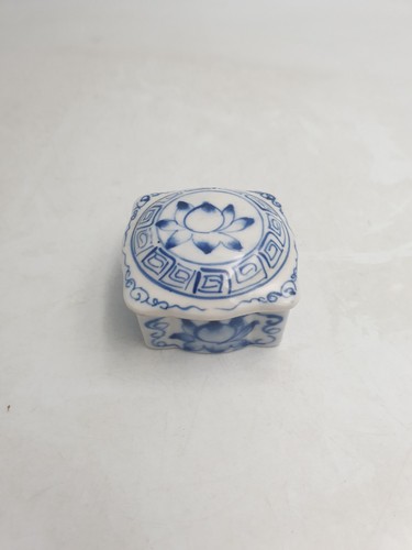 Chinese blue white - &,