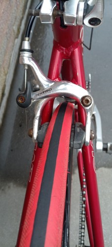 Giant compact road - "giant"compact,