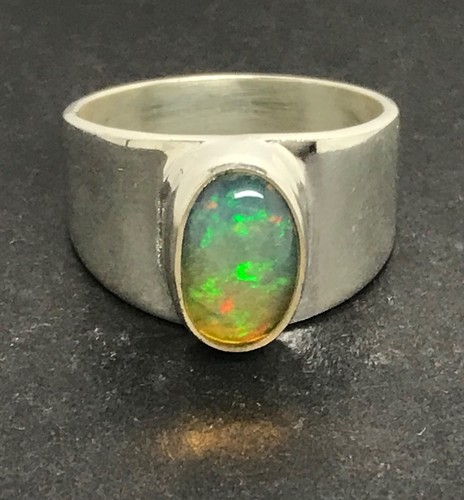 Ethiopian opal oval ring size - oval,