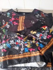 Ted Baker “B” Size 10 –