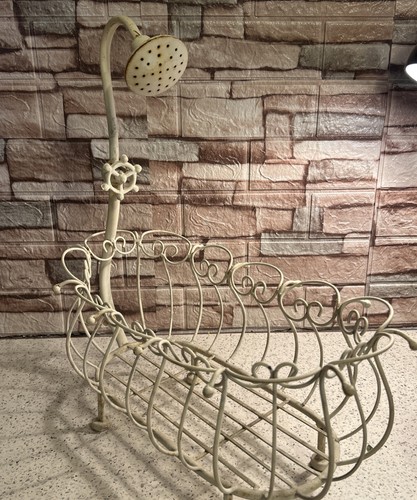 Vintage metal wire - bathtub, &