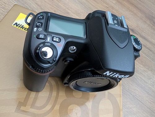 Nikon d80 2mp - digital, slr