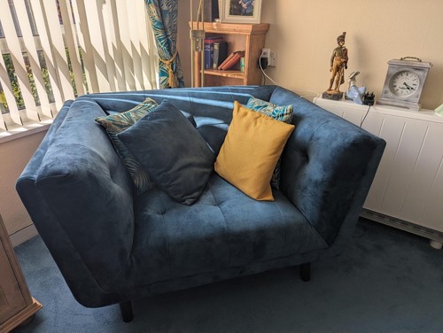 Love seat snuggle chair cuddle - chair,