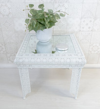 White embossed metal - white,