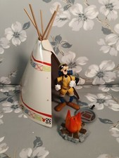 Disney Goofy Figure Teepee Campfire Set Eaglemoss