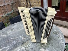 Vintage hohner 120 bass piano accordion