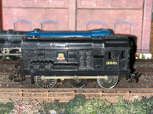 Tri ang railways r152 - railways, 0-6-0