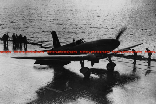 F010047 hms illustrious - f010047,