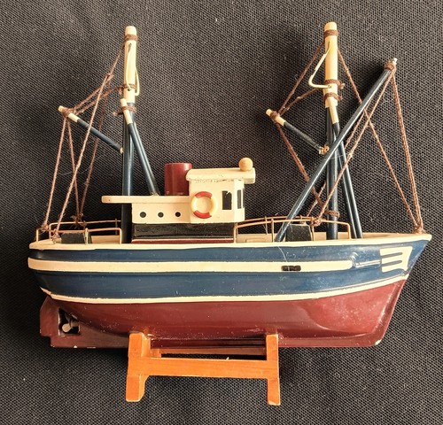Vintage wooden fishing - vintage, wooden-fishing