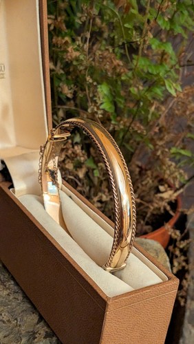 Clogau 9ct yellow gold - yellow, bangle