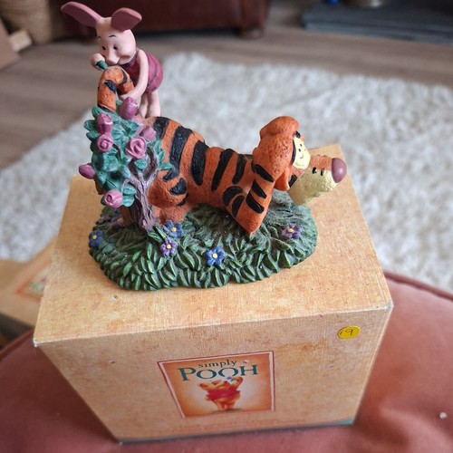 Winnie the pooh simply - winnie,