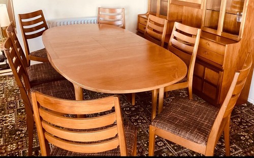 Nathan table 8 - 8, dining