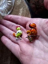 2 xVintage Enamel Brooches