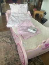 Princess toddler bed