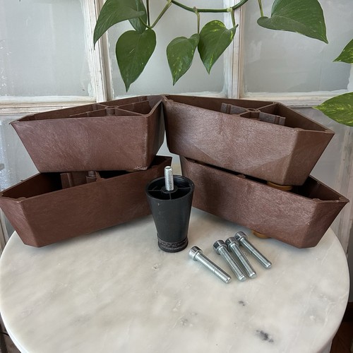 Triangle corner brown - corner, plastic