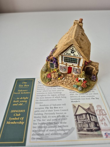 Lilliput lane the toy box - the,