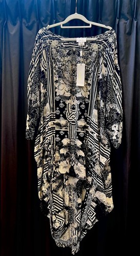 Bnwt camilla scoop back hem - bnwt,