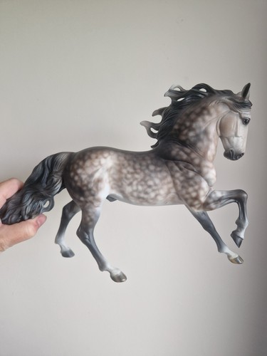 Gorgeous custom breyer - gorgeous, horse