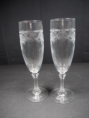 Pair etched crystal - etched,