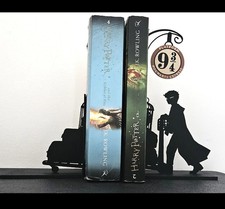 Harry Potter platform 9 and