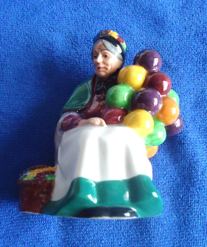 Royal doulton 5cm figure - 9.5cm,