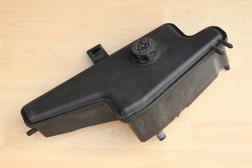 Expansion tank coolant - /,