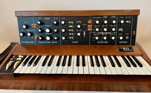 Moog minimoog model - d, classic