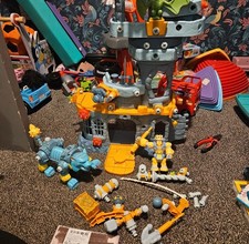 Little tikes kingdom - tikes,