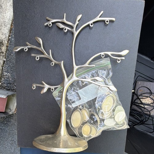 Gold metal tree shape - metal,
